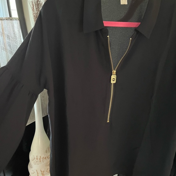 NWOT MICHAEL Michael Kors Black Collared Gold Zipper Blouse. Size Medium - Picture 5 of 9